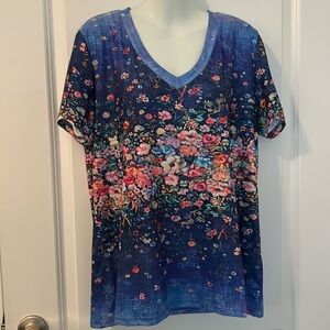 Flowers 💐 on this top